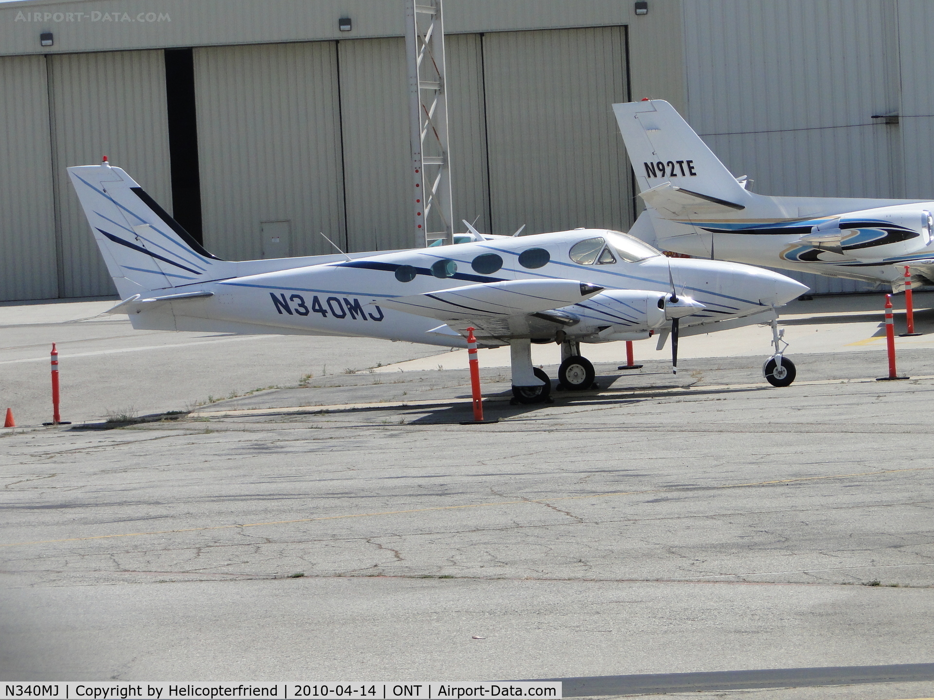 N340MJ, 1993 Cessna 340A C/N 340A1521, Parked