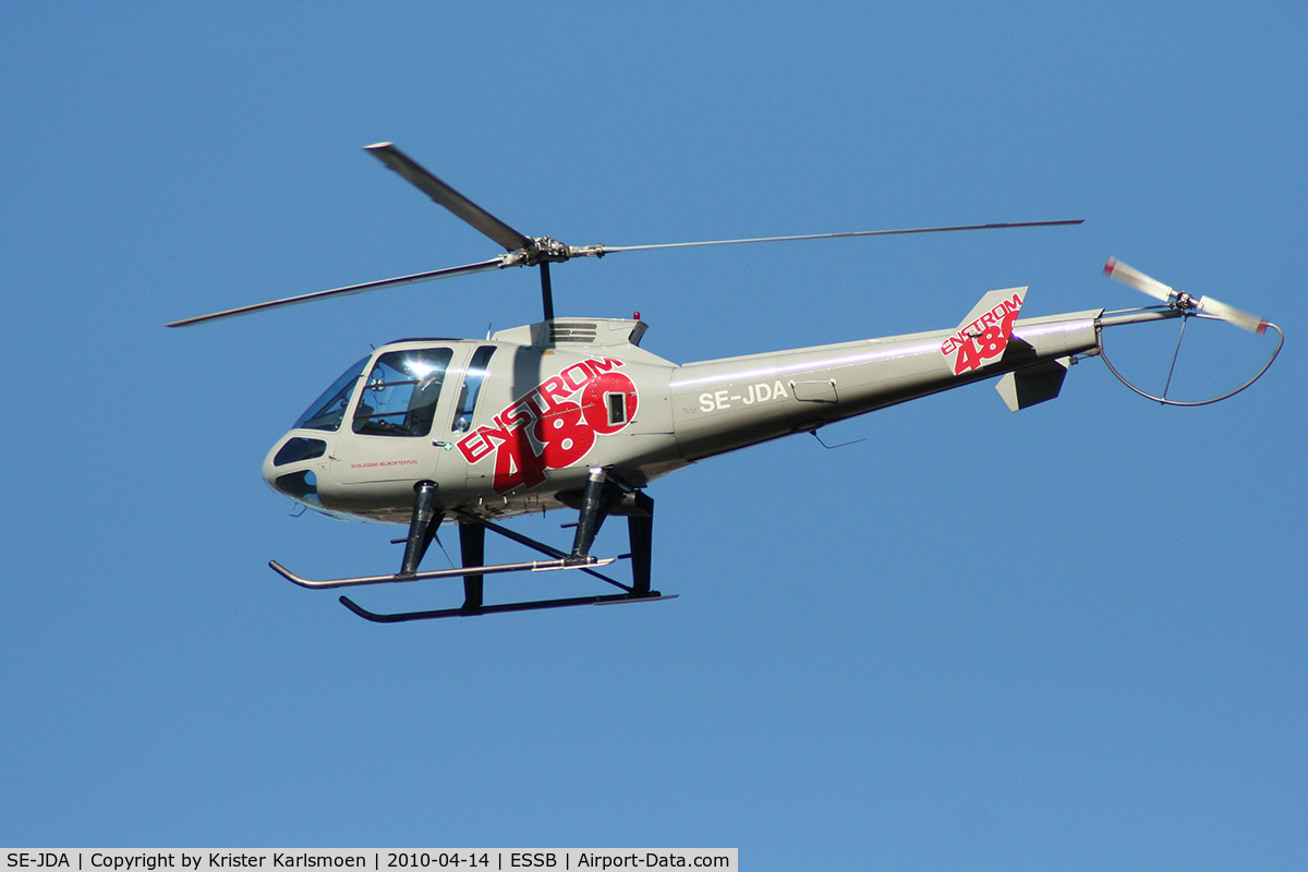 SE-JDA, 1996 Enstrom 480 C/N 5016, Landing