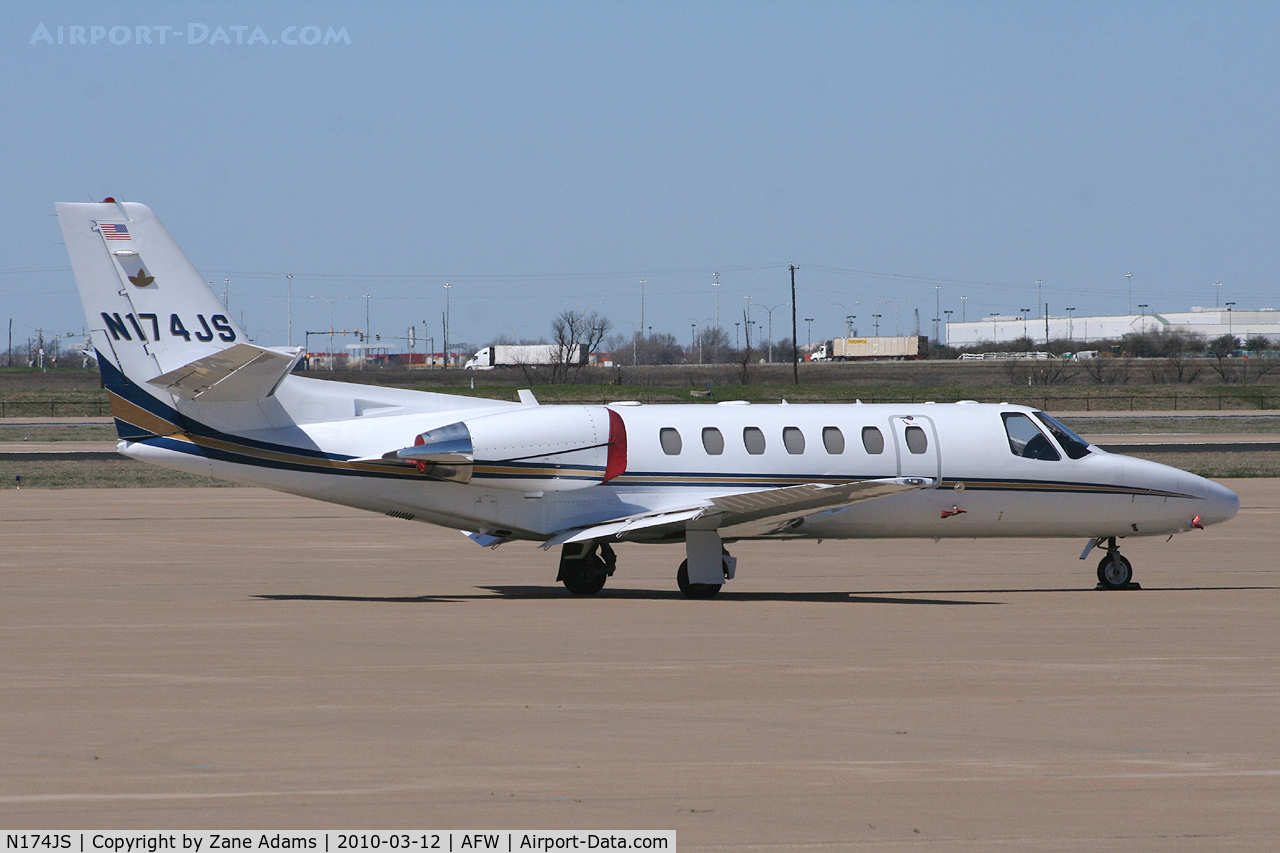 N174JS, 2001 Cessna 560 Citation Encore C/N 560-0572, At Fort Worth Alliance Airport