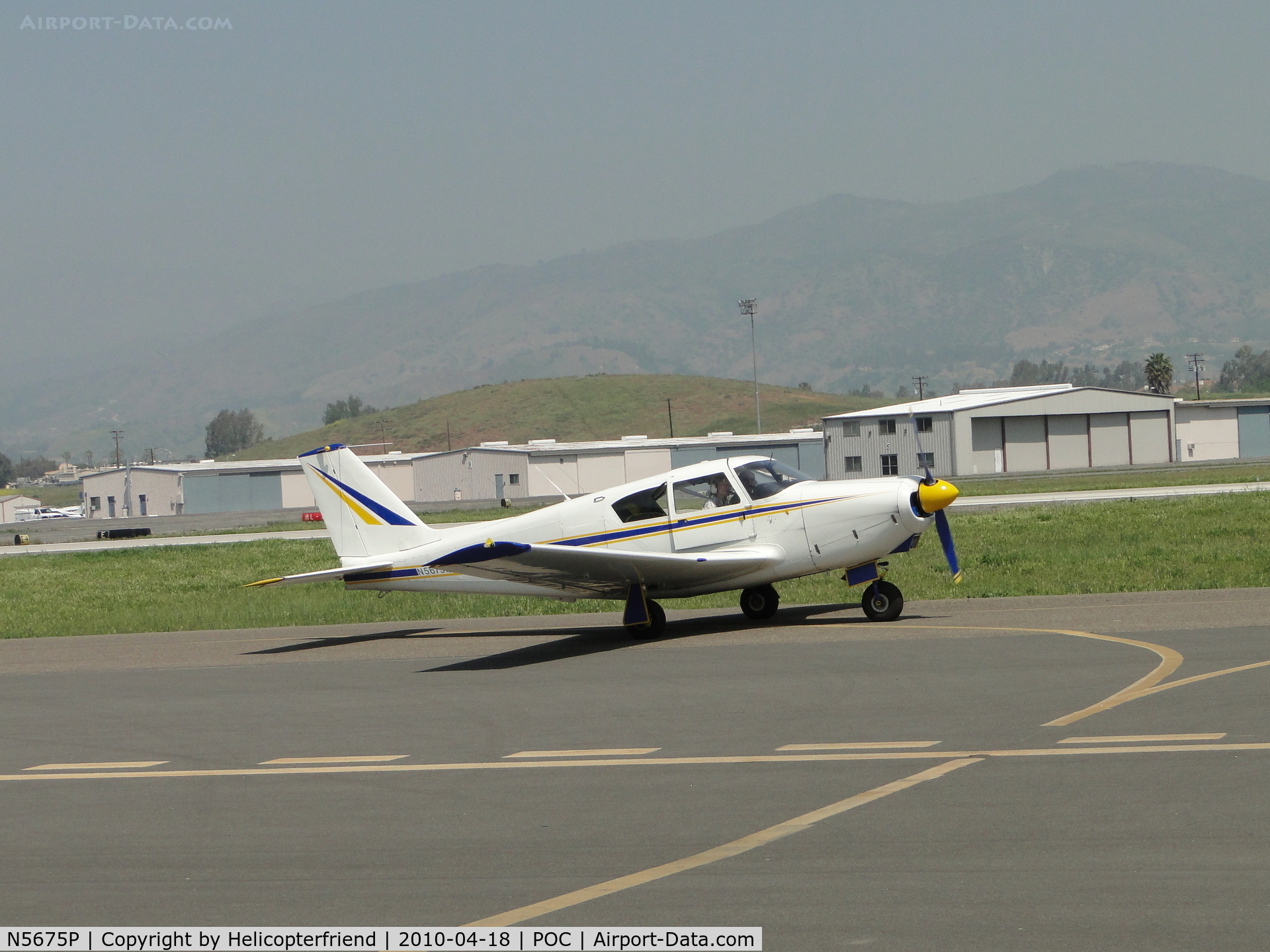 N5675P, 1959 Piper PA-24-250 Comanche C/N 24-747, Taxiing to transient parking