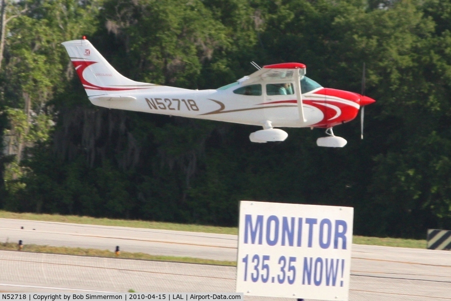 N52718, 1974 Cessna 182P Skylane C/N 18262795, Arriving at Lakeland, FL during Sun N Fun 2010.