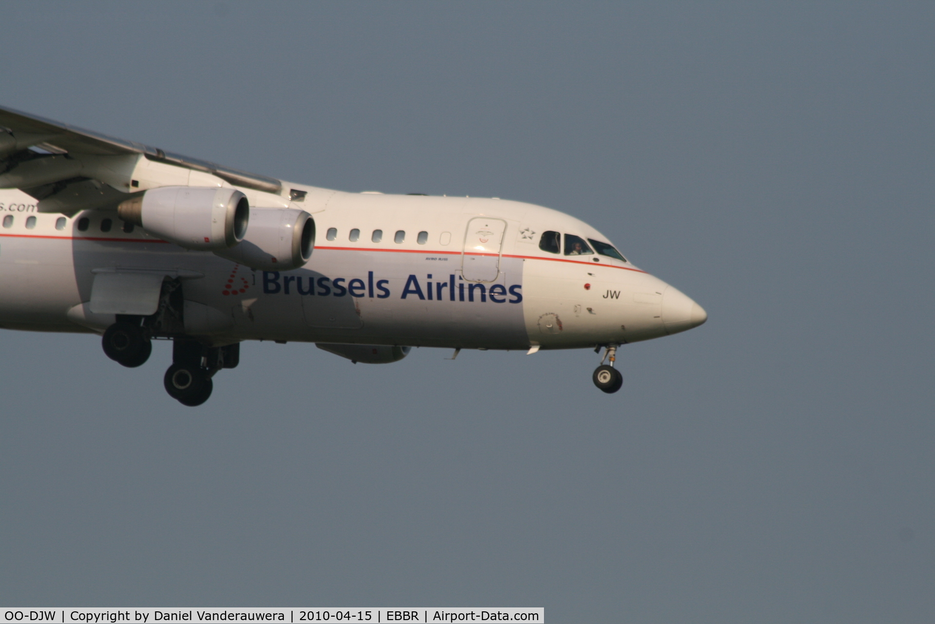 OO-DJW, 1996 British Aerospace Avro 146-RJ85 C/N E.2296, Arrival of flight SN3192 to RWY 02