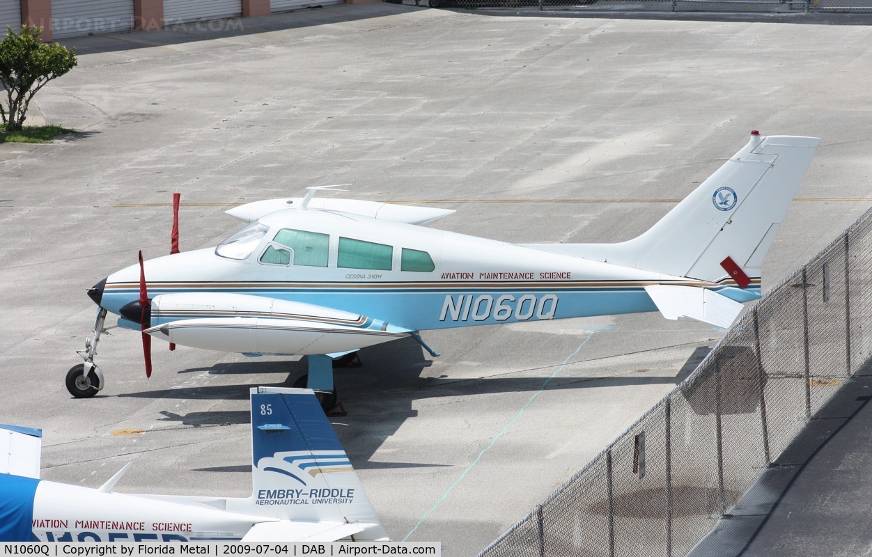 N1060Q, 1963 Cessna 310H C/N 310H0060, ERAU C310
