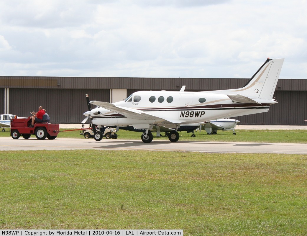 N98WP, 1997 Raytheon Aircraft Company C90A C/N LJ1493, Beech C90A