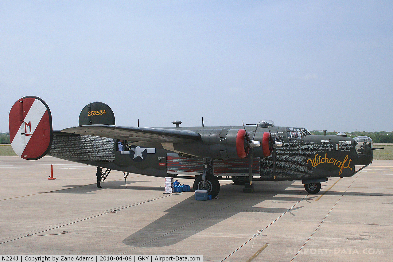 N224J, 1944 Consolidated B-24J-85-CF Liberator C/N 1347 (44-44052), Collings Foundation B-24J at Arlington Municipal