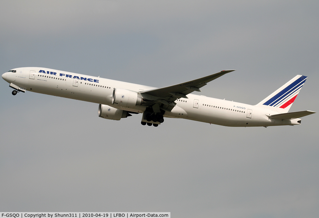 F-GSQO, 2006 boeing 777-328/ER C/N 32961, On take off from rwy 32L