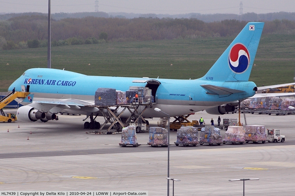 HL7439, 2003 Boeing 747-4B5F/SCD C/N 33516, Korean Air Cargo