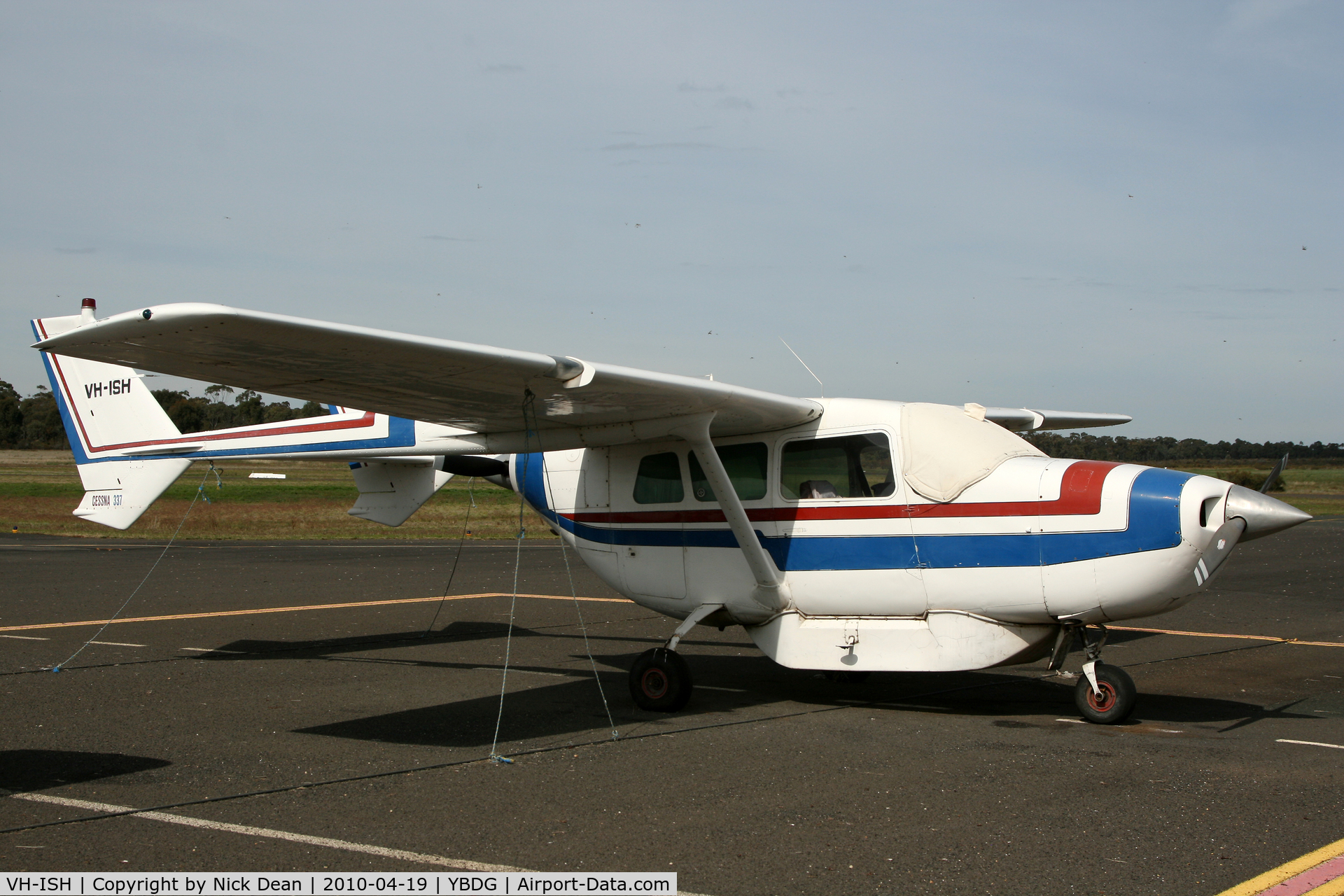 VH-ISH, 1965 Cessna 337 Super Skymaster C/N 337-0223, YBDG