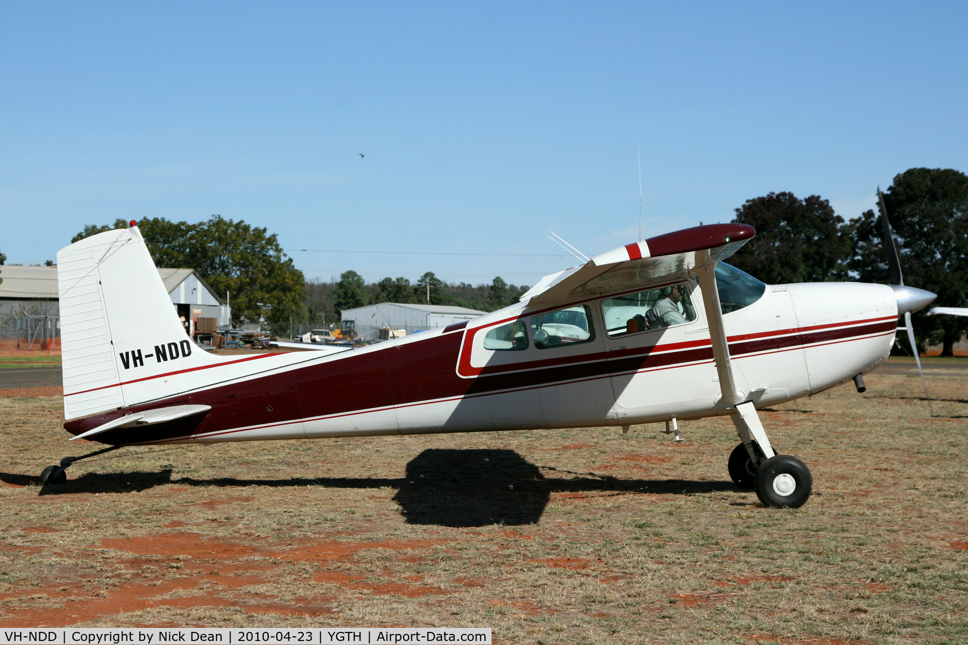 VH-NDD, Cessna 180J Skywagon C/N 18052450, YGTH