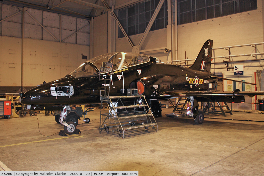 XX280, 1979 Hawker Siddeley Hawk T.1A C/N 105/312105, British Aerospace Hawk T1A in the 100 Sqn hangar at RAF Leeming in 2009.