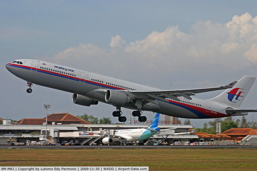 9M-MKJ, 1995 Airbus A330-322 C/N 119, Malaysian Airlines