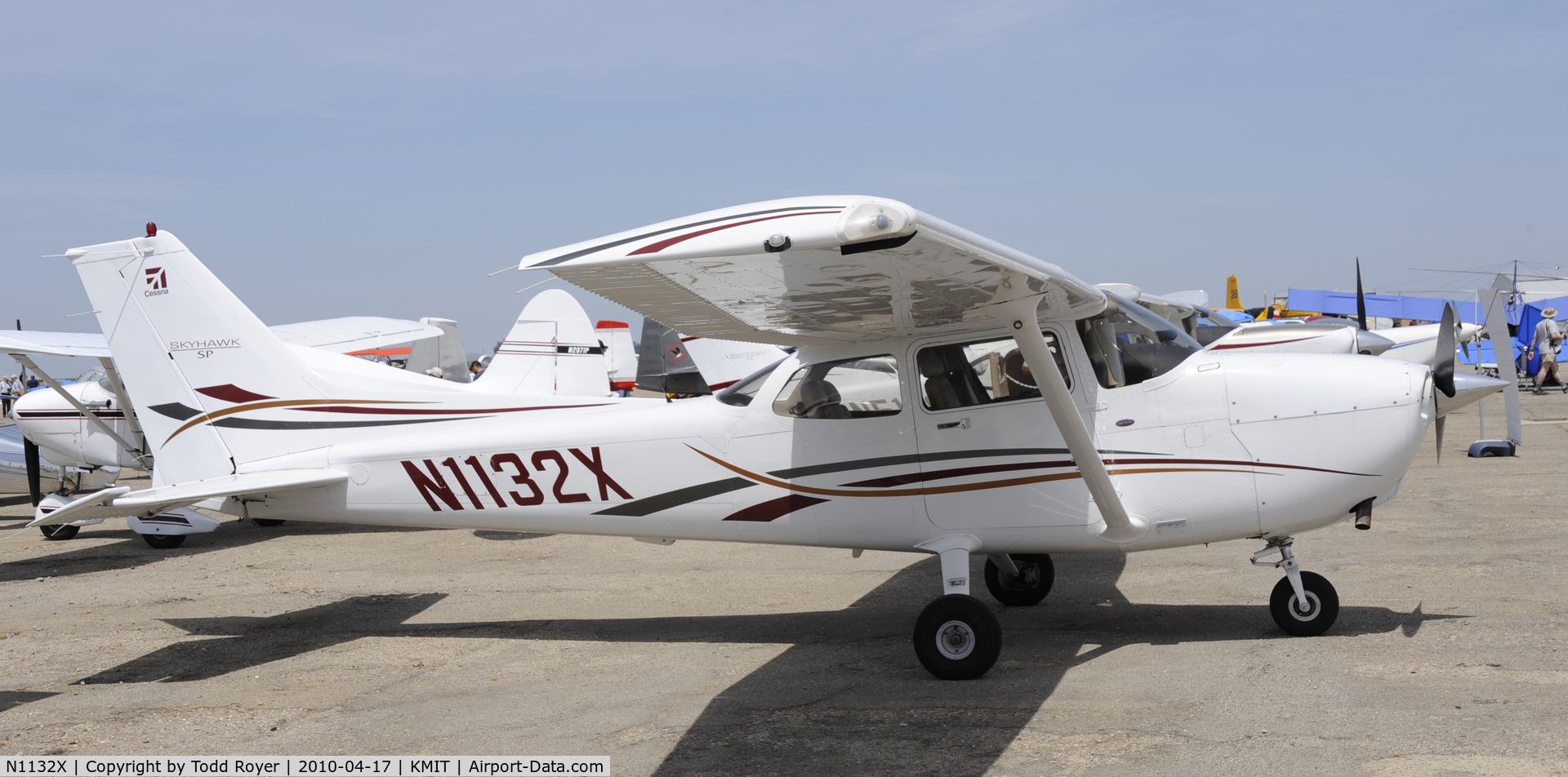 N1132X, 2006 Cessna 172S C/N 172S10316, Minter Field fly in 2010