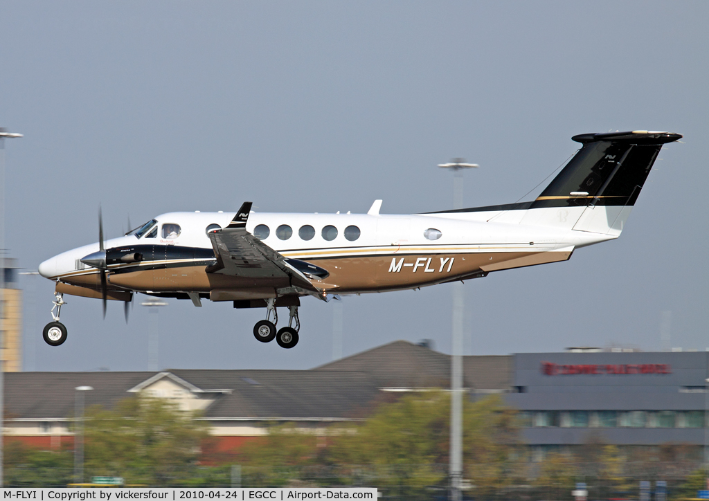 M-FLYI, 2007 Beechcraft B300 Super King Air 350 C/N FL-569, Privately operated