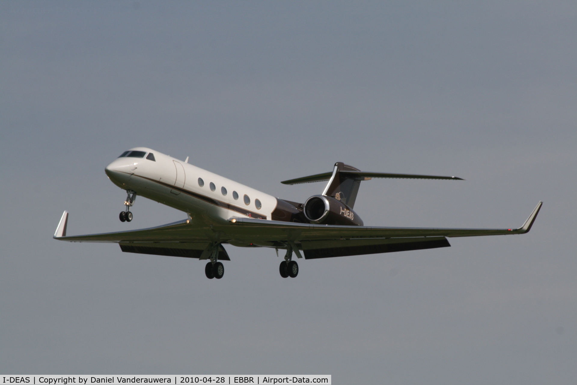 I-DEAS, 2000 Gulfstream Aerospace G-V C/N 593, Arrival to RWY 25L