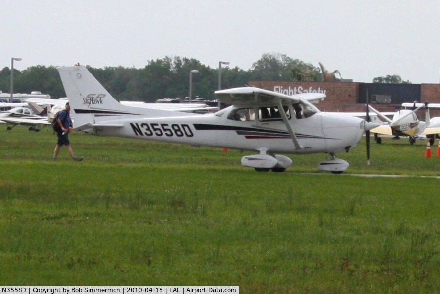 N3558D, 2001 Cessna 172S C/N 172S8868, Sun N Fun 2010