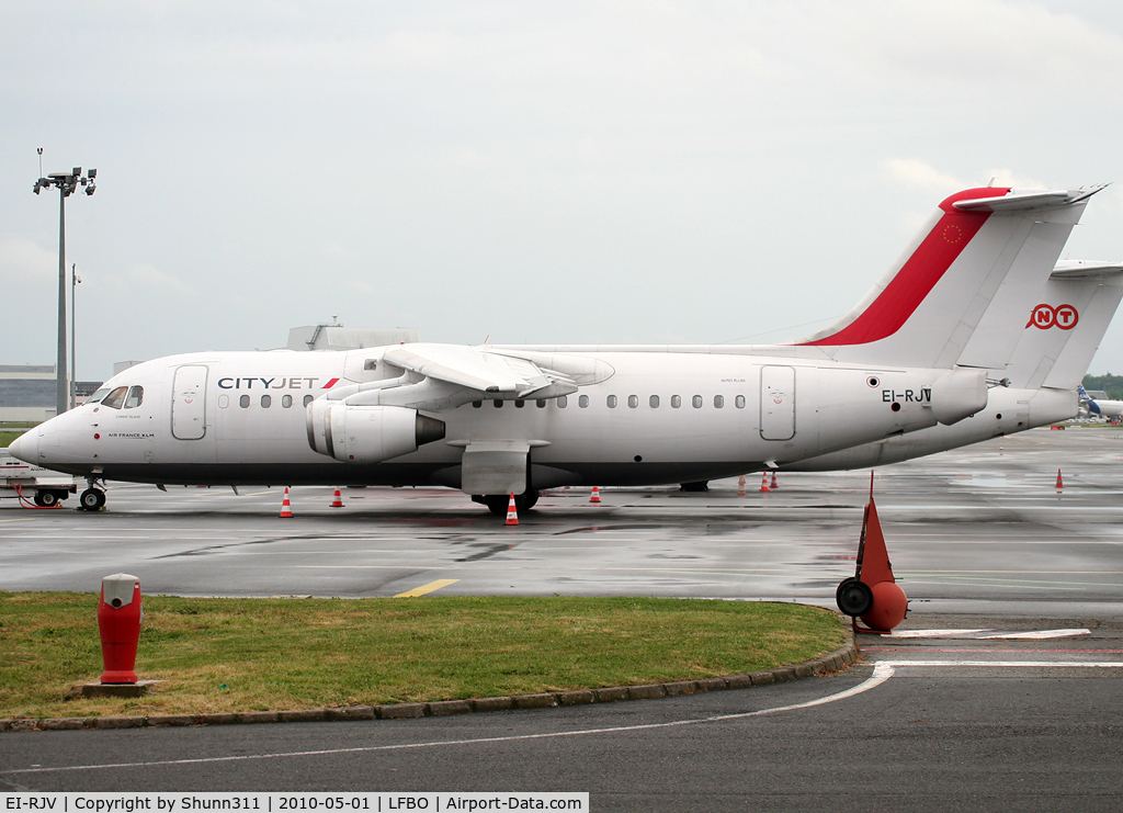 EI-RJV, 2000 British Aerospace Avro 146-RJ85A C/N E2370, Parked at the old terminal...