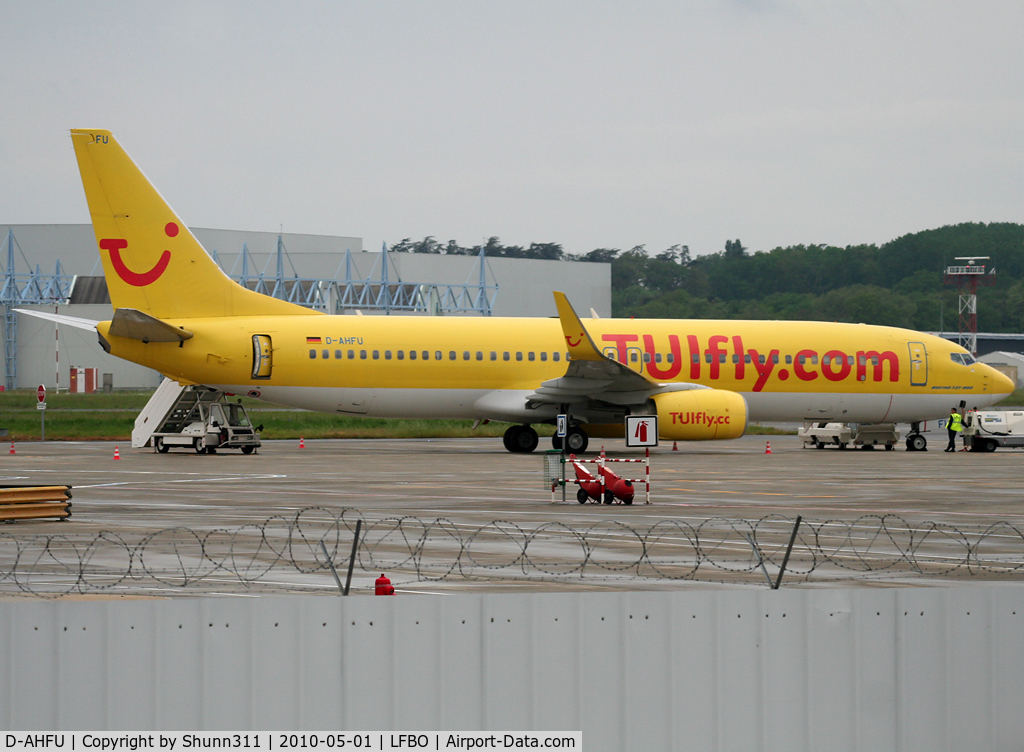D-AHFU, 2000 Boeing 737-8K5 C/N 30414, Parked at the Hall D area...
