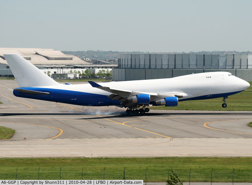 A6-GGP, 1995 Boeing 747-412F/SCD C/N 28032, Landing rwy 14R