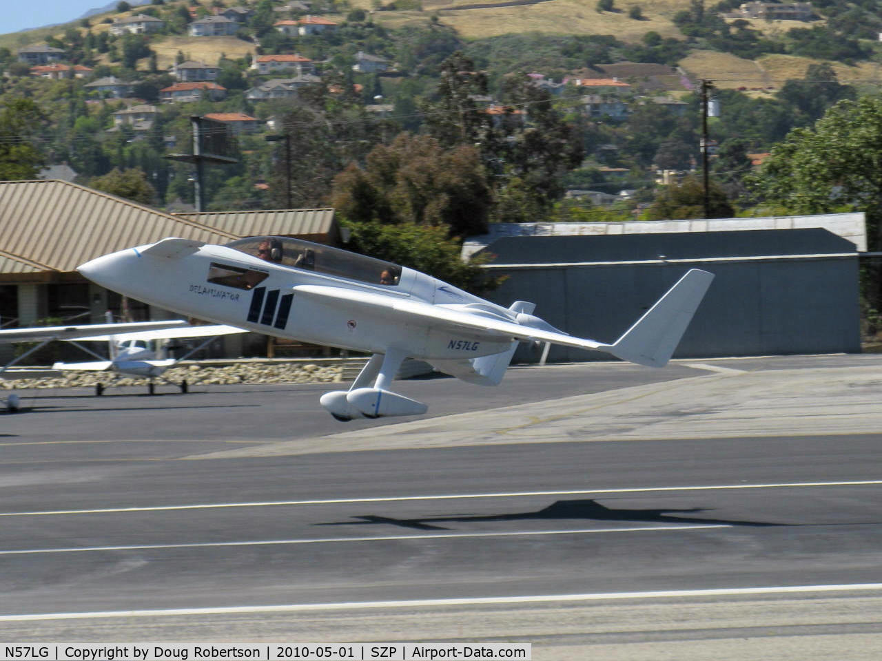 N57LG, 1983 Rutan VariEze C/N 57Z, 1983 Godsey/Klaus Savier modified VARI-EZE, Continental highly modified O-200 100+ Hp, Winner 2009 Fuelventure 400 1,104-1,654 lb weight class at 207.39 mph getting 45.97 mpg. Overall Top CAFE score 1.683 million, takeoff climb Rwy 22 nose gear already up