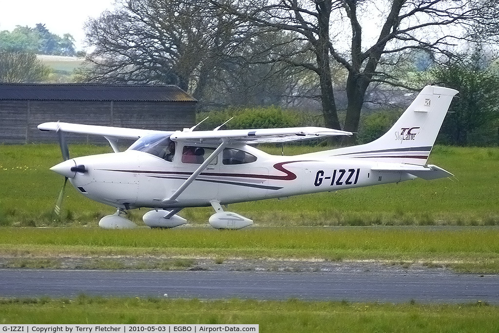 G-IZZI, 2001 Cessna T182T Turbo Skylane C/N T18208100, 2001 Cessna CESSNA T182T at Wolverhampton on 2010 Wings and Wheels Day