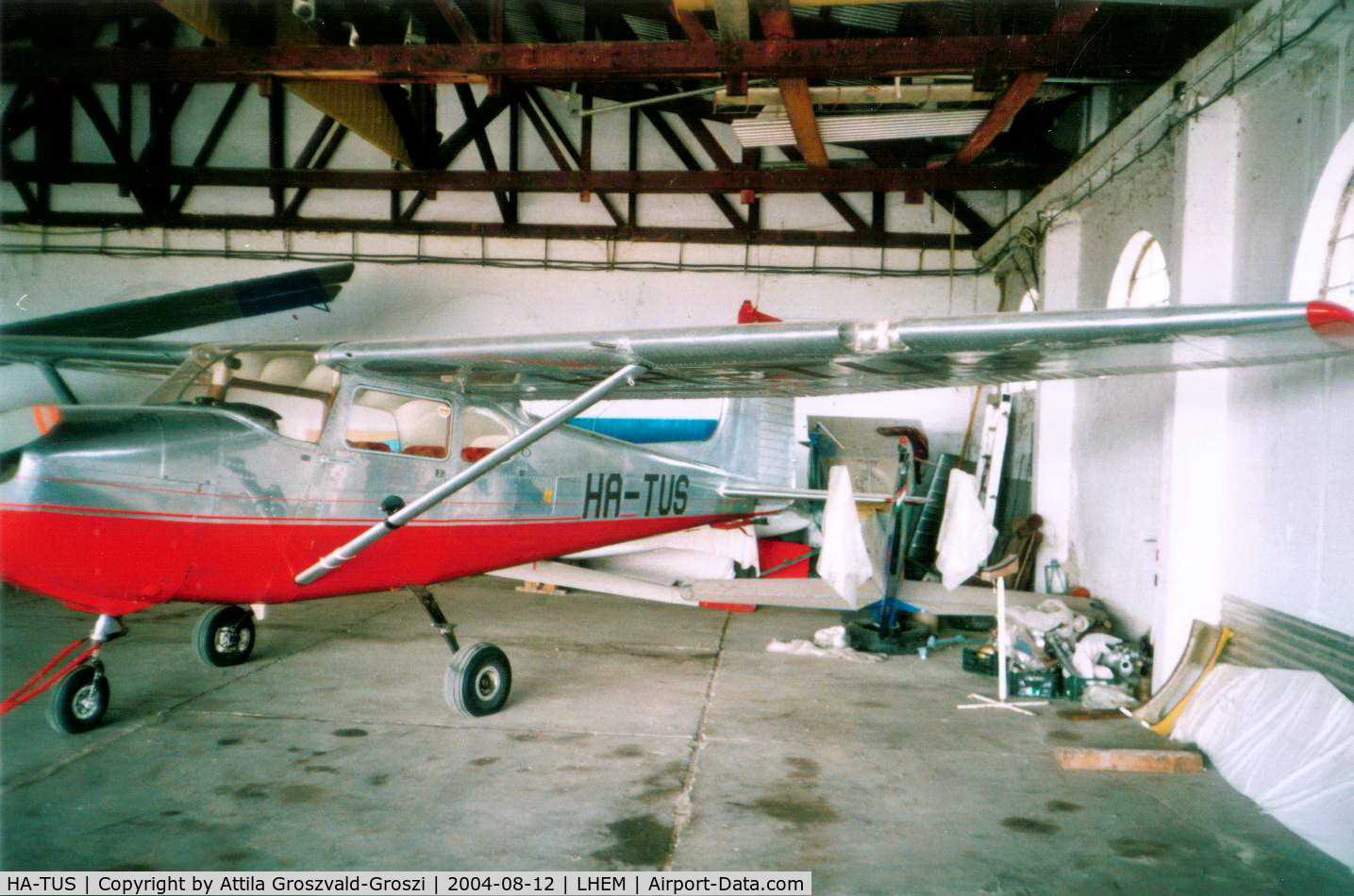 HA-TUS, 1958 Cessna 175 Skylark C/N 17555612, Esztergom Airfield-hangar