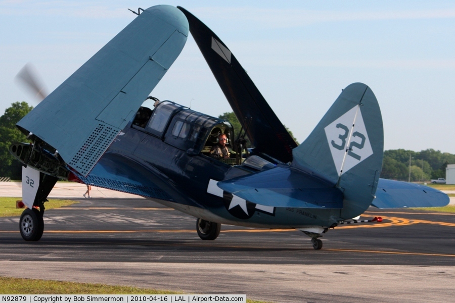 N92879, 1944 Curtiss SB2C-5 Helldiver C/N 83725, Departing Lakeland, FL during Sun N Fun 2010
