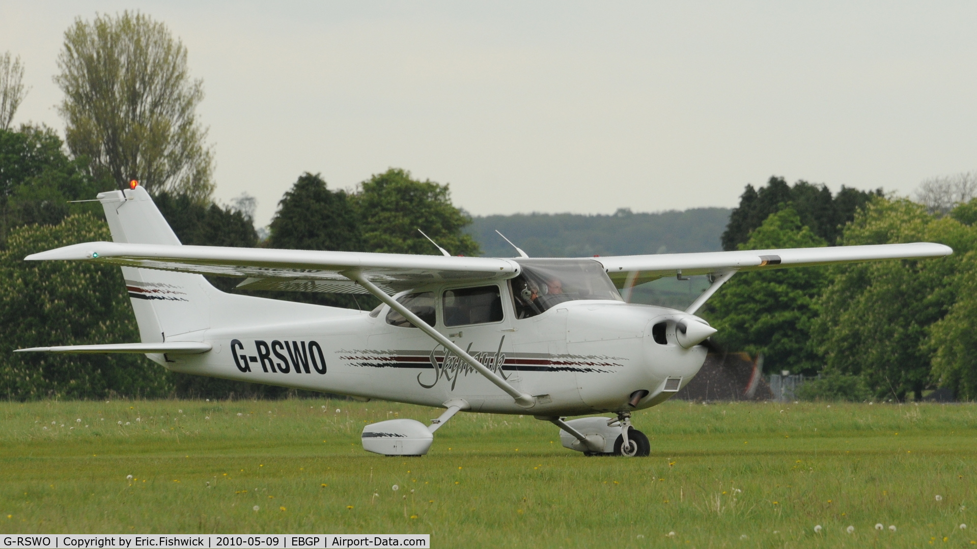 G-RSWO, 1997 Cessna 172R C/N 17280206, G-RSWO at Kemble Airport (Great Vintage Flying Weekend)