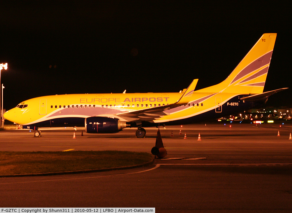 F-GZTC, 2002 Boeing 737-73V C/N 32414, Parked at the old terminal... First B737(WL) for Europe Airpost :)