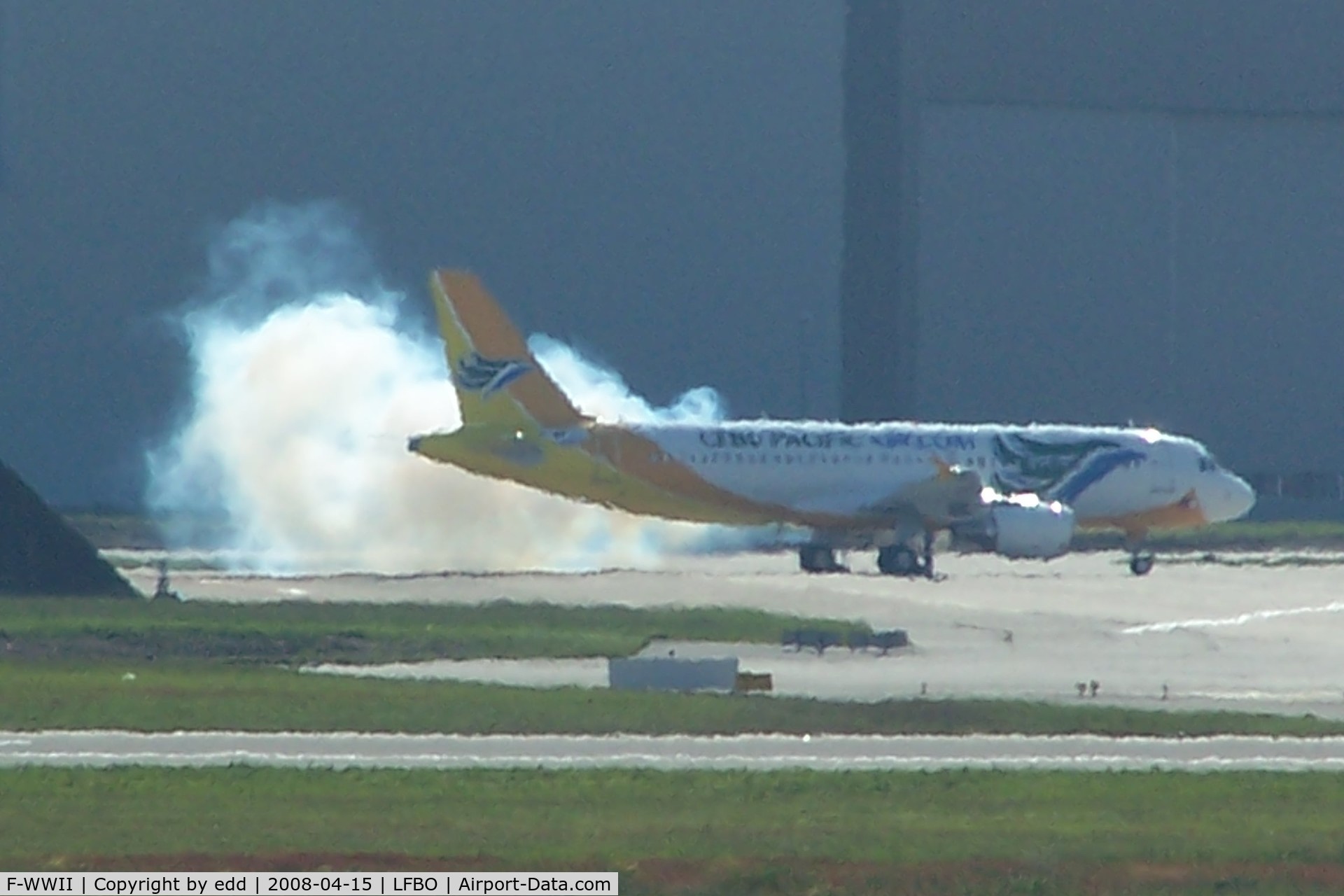 F-WWII, 2008 Airbus A320-214 C/N 3359, FITRST STARTUP CEBU PACIFIC