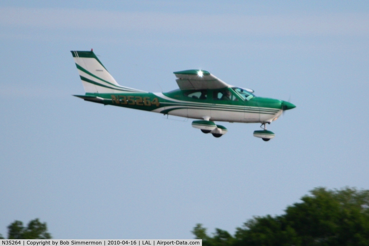N35264, 1975 Cessna 177B Cardinal C/N 17702297, Arriving at Lakeland, FL during Sun N Fun 2010.