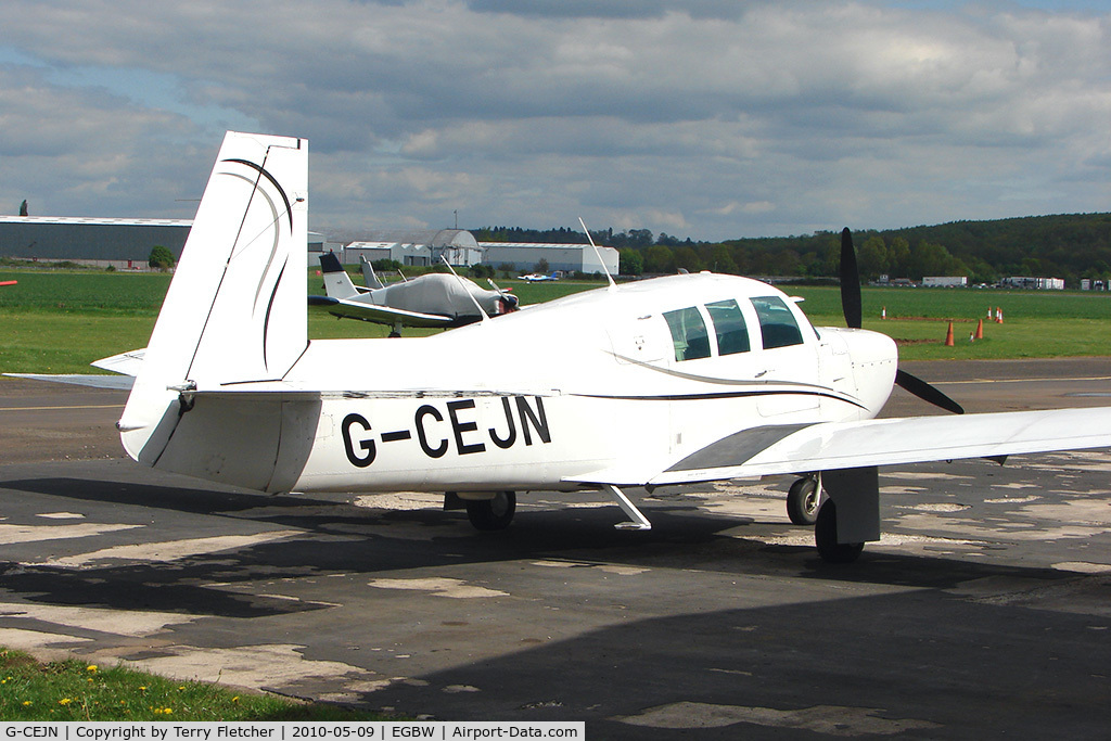 G-CEJN, 1966 Mooney M20F Executive C/N 670216, 1966 Mooney Aircraft Corporation MOONEY M20F at Wellesborne