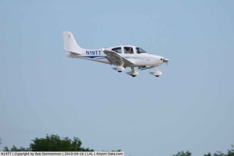 N19TT, 2003 Cirrus SR20 C/N 1382, Arriving at Lakeland, FL during Sun N Fun 2010.