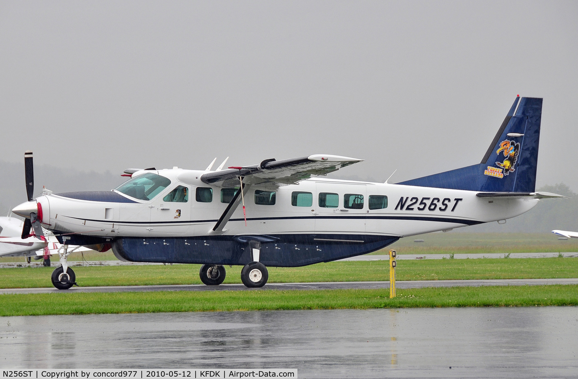 N256ST, 2007 Cessna 208B C/N 208B1256, Seen at KFDK on 5/12/2010.