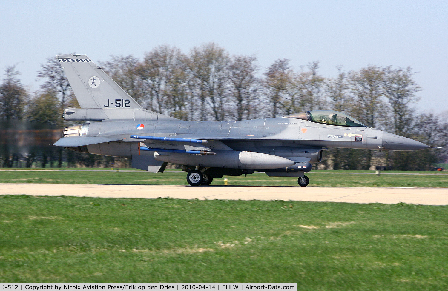 J-512, Fokker F-16AM Fighting Falcon C/N 6D-151, Breaks off, BOOSTER!! F-16AM J-512 in the take off at Leeuwarden AB, The Netherlands during Frisian Flag 2010