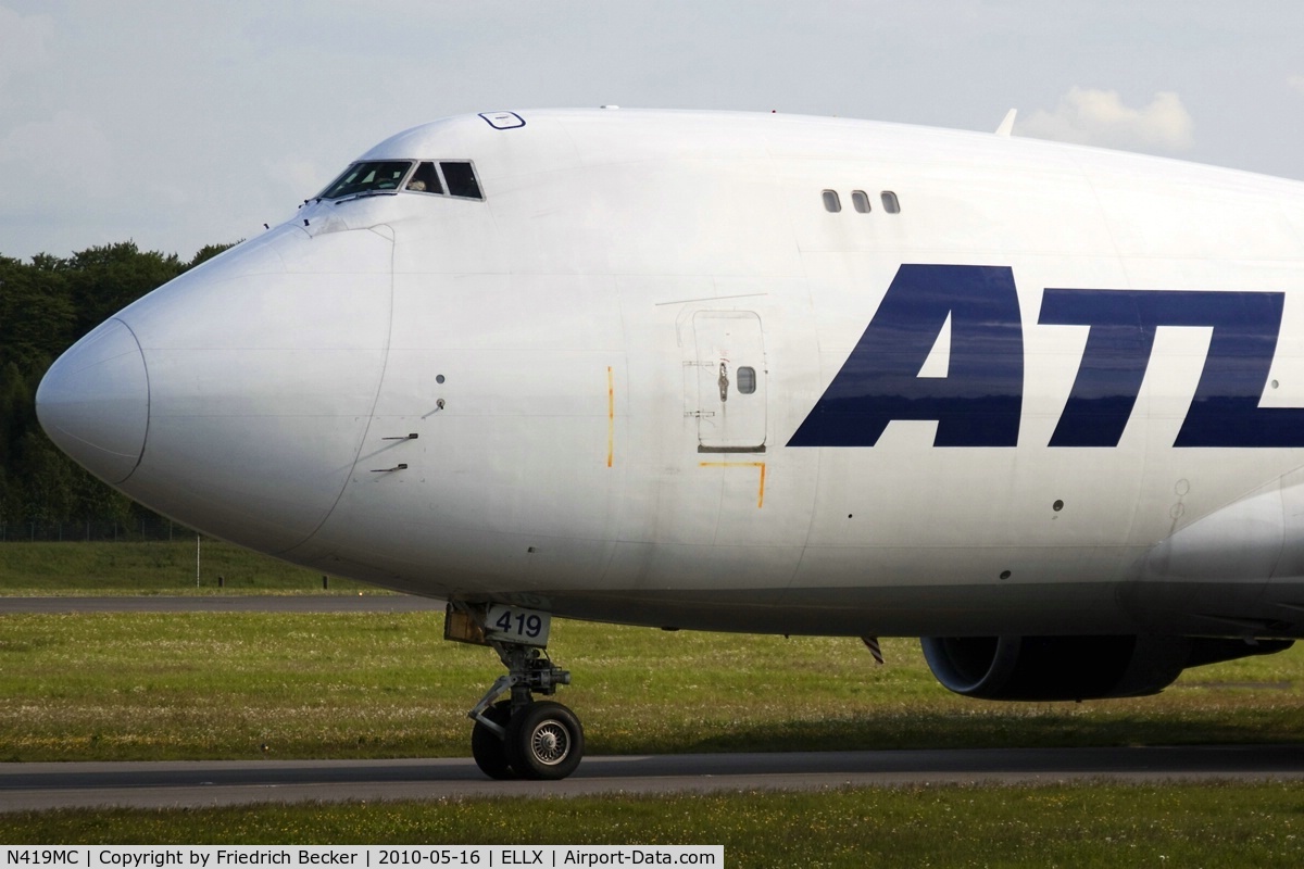 N419MC, 1996 Boeing 747-48EF C/N 28367, Atlas freight Jumbo taxying to the active