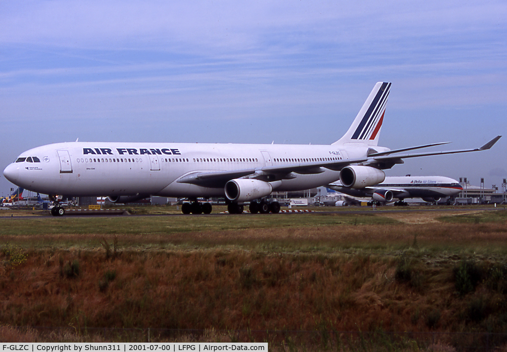 F-GLZC, 1993 Airbus A340-312 C/N 029, Taxiing to the terminal...