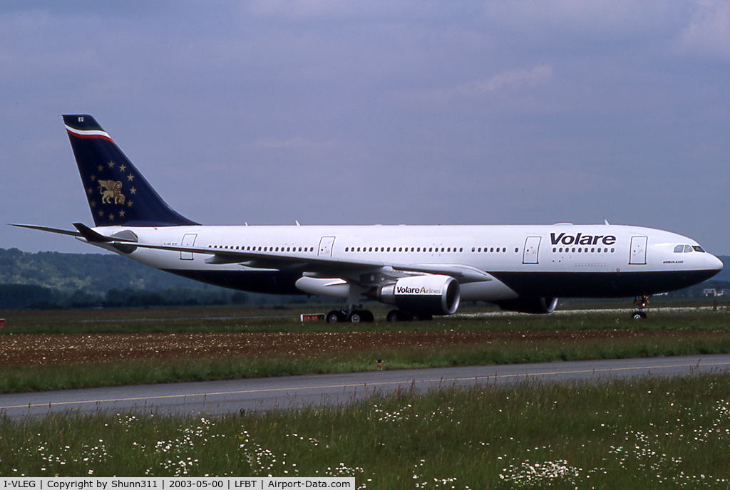 I-VLEG, 2002 Airbus A330-203 C/N 463, Arriving from flight and taxiing to the terminal...