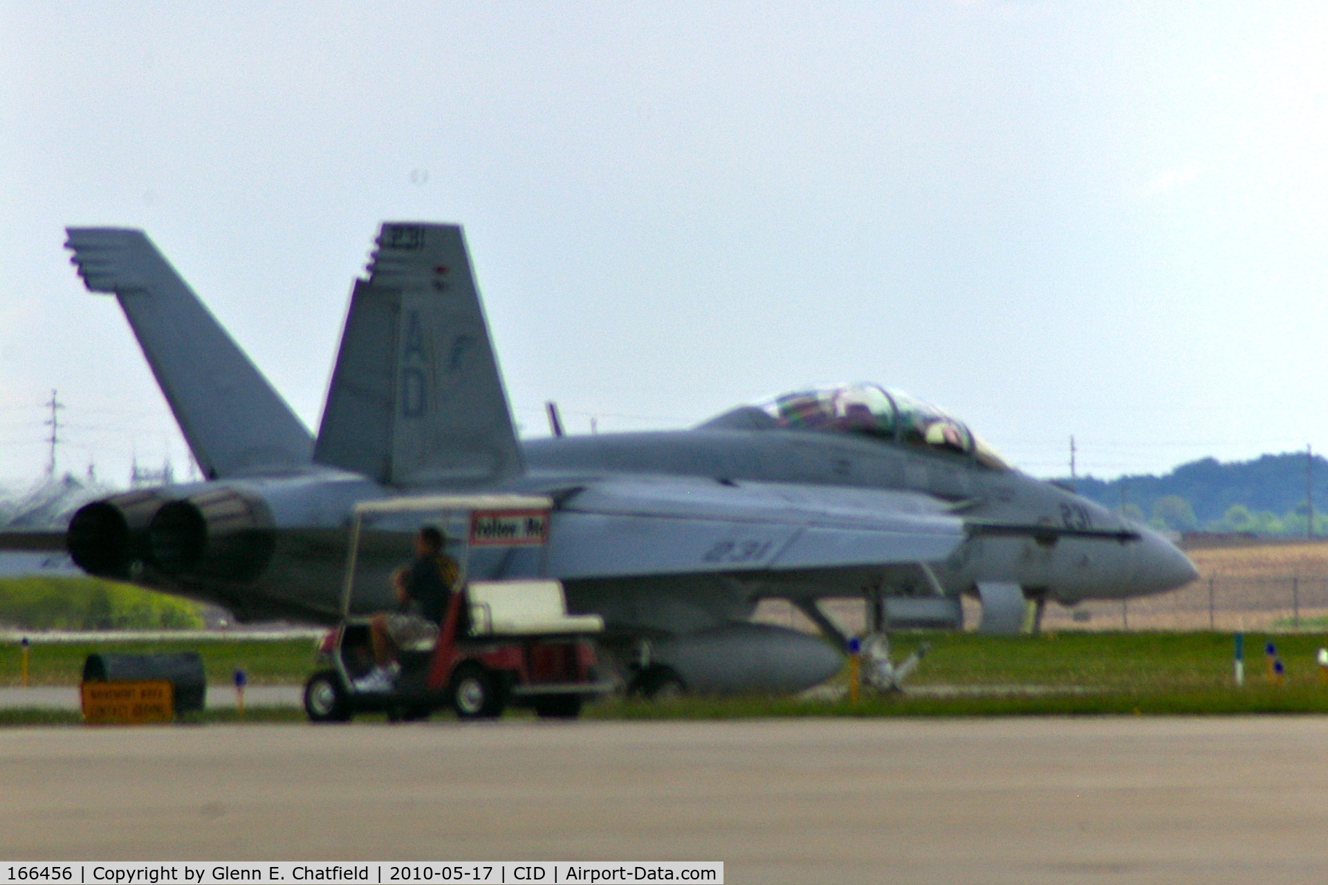 166456, Boeing F/A-18F Super Hornet C/N F091, Taxiing off PS Air Ramp.