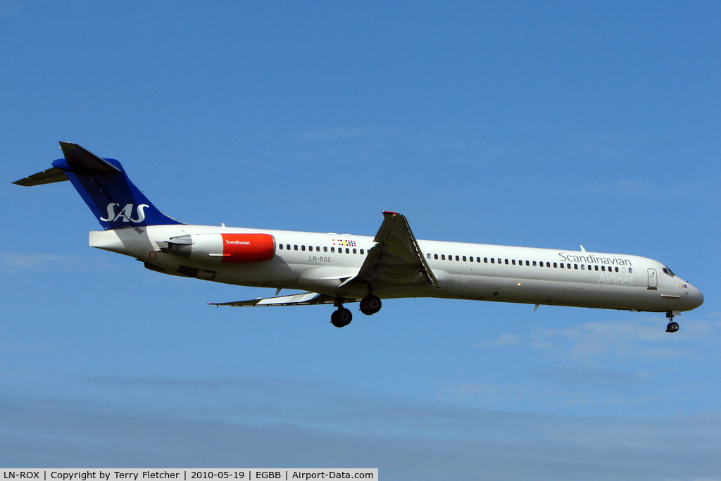 LN-ROX, 1988 McDonnell Douglas MD-82 (DC-9-82) C/N 49603, SAS MD-82 landing at Birmingham