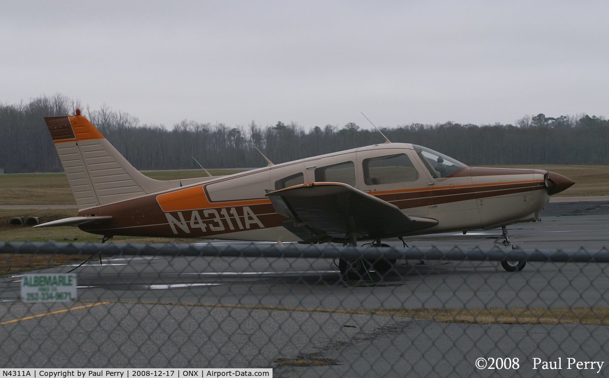 N4311A, 1983 Piper PA-28-161 C/N 28-8316089, Autumn colors in full effect