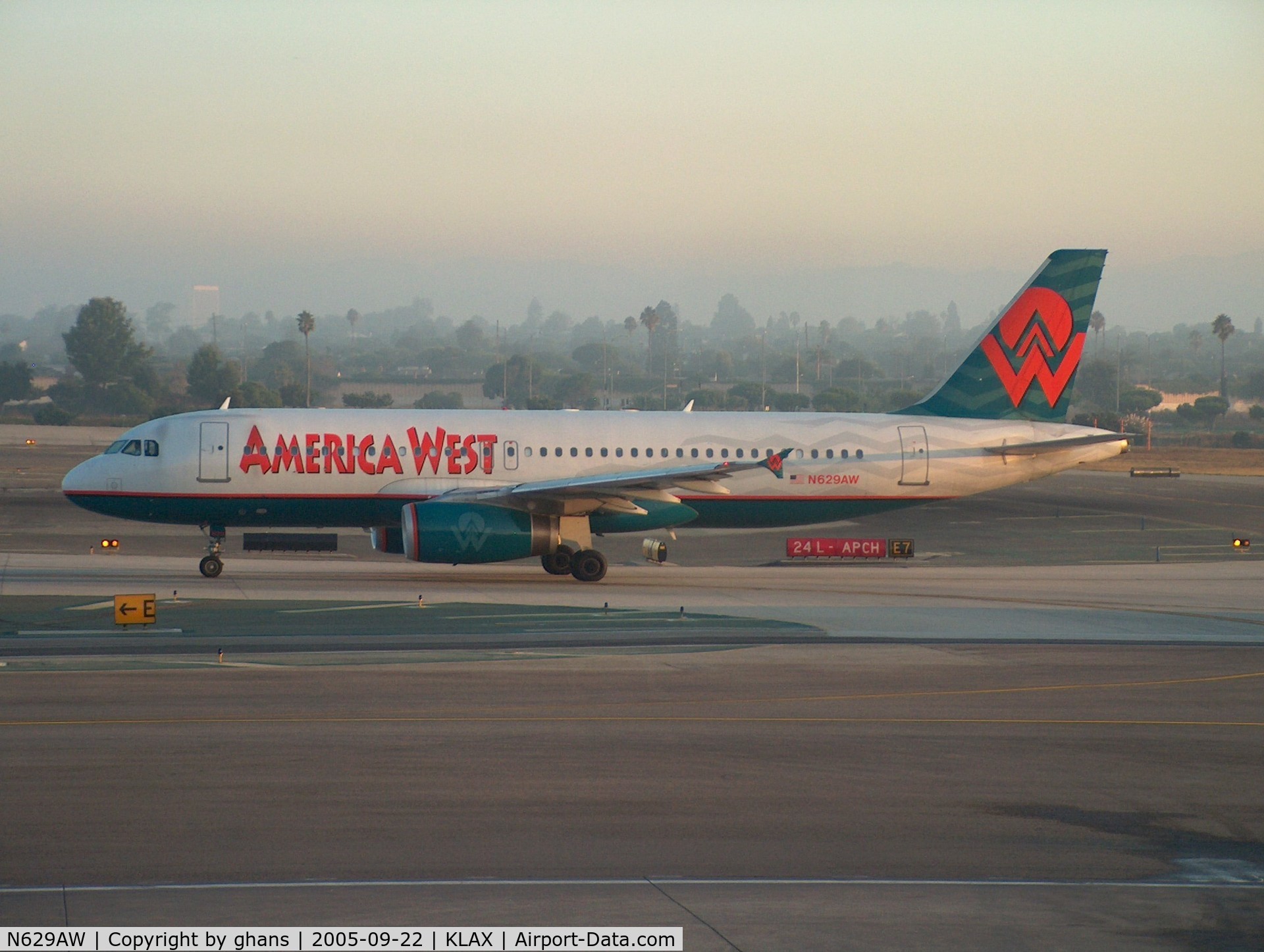 N629AW, 1990 Airbus A320-231 C/N 076, America West departing 24L