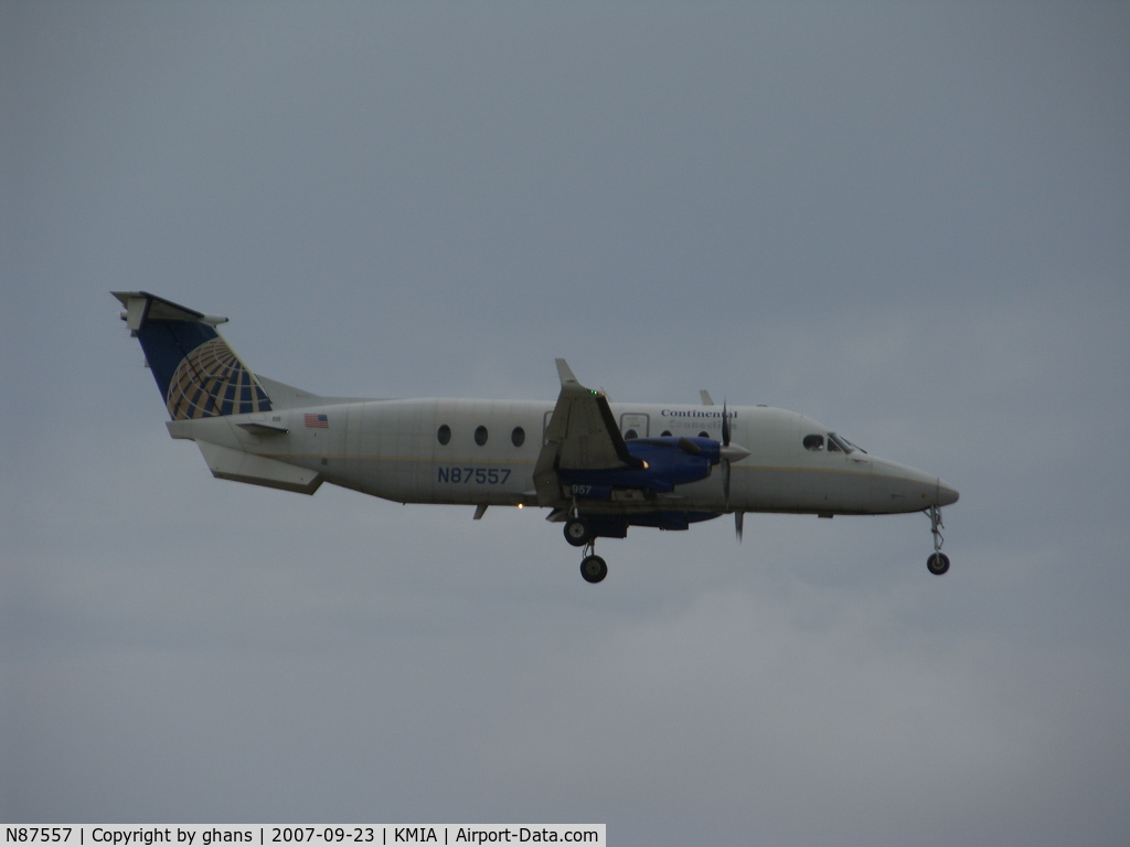N87557, 1996 Beech 1900D C/N UE-246, Landing