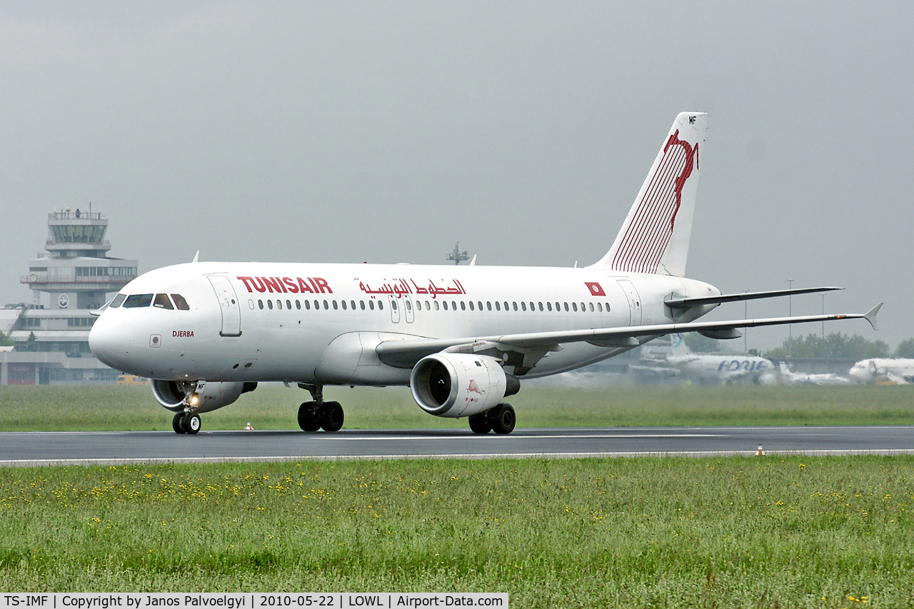 TS-IMF, 1992 Airbus A320-211 C/N 0370, Tunisair Airbus A320-211 on 