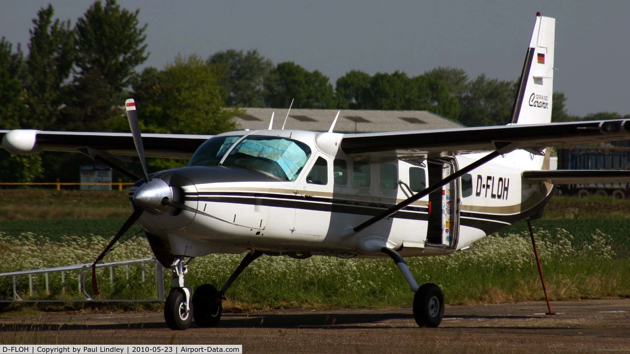 D-FLOH, 1996 Cessna 208B Grand Caravan C/N 208B-0576, Awaiting the Parachuteists at Langar !