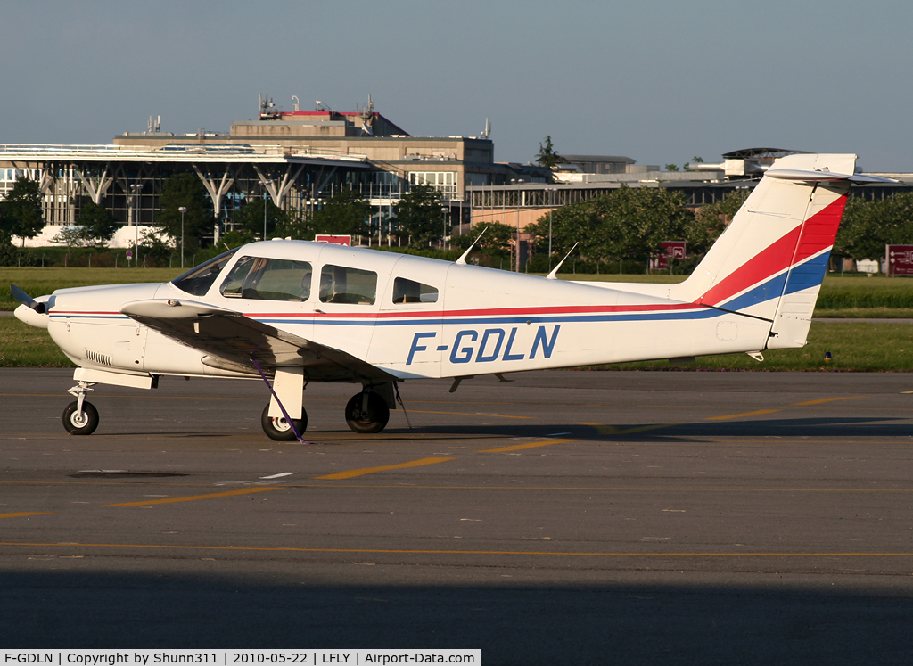 F-GDLN, Piper PA-28RT-201 Arrow IV C/N 28R-7918186, Parked at the General Aviation...