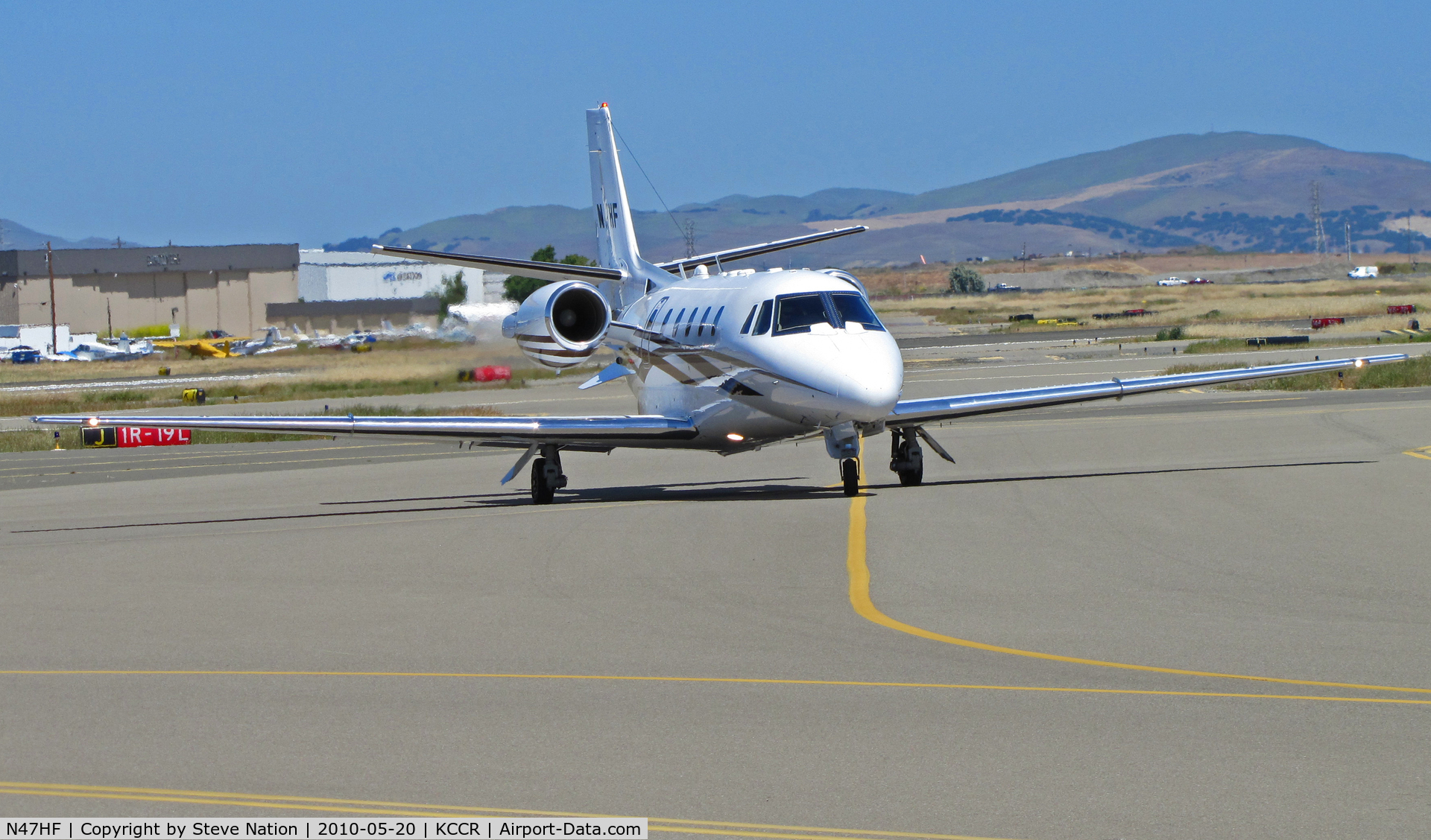 N47HF, 2003 Cessna 560XL C/N 560-5347, Near head-on shot of 2003 Cessna 560XL taxying for take-off