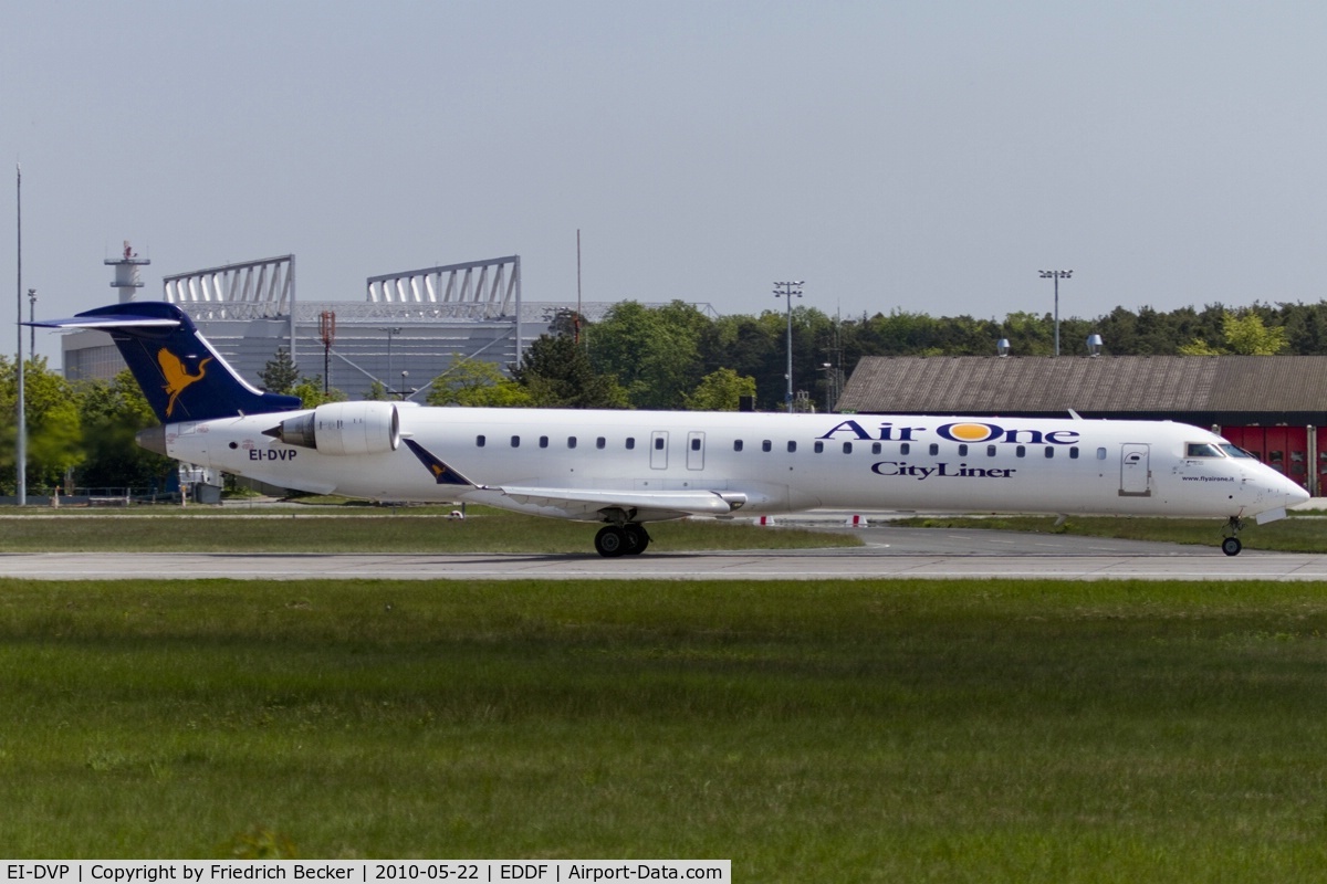 EI-DVP, 2006 Canadair CRJ-900ER (CL-600-2D24) C/N 15116, departing via RW18W