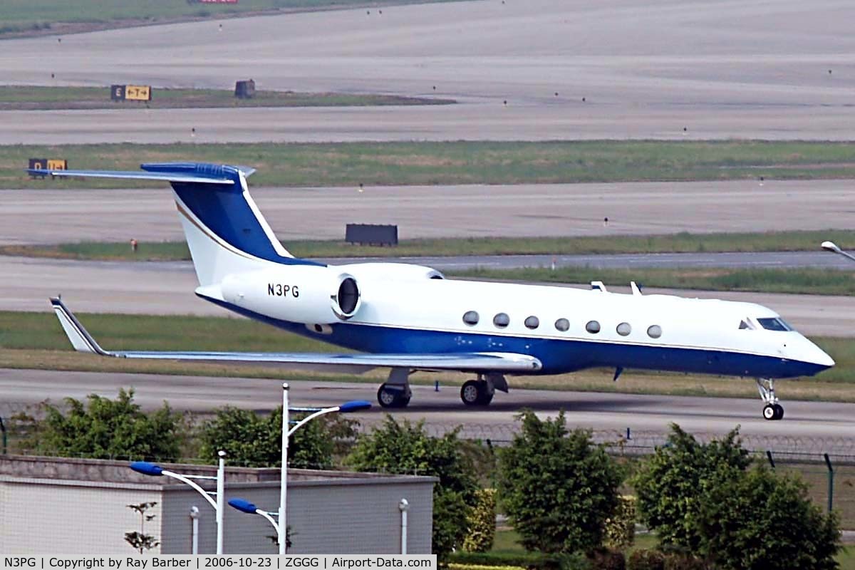 N3PG, 2005 Gulfstream Aerospace GV-SP (G550) C/N 5091, Gulfstream G550 [5091] Guangzhou-Baiyun~B 23/10/2006. Seen taxiing in a long way from home.