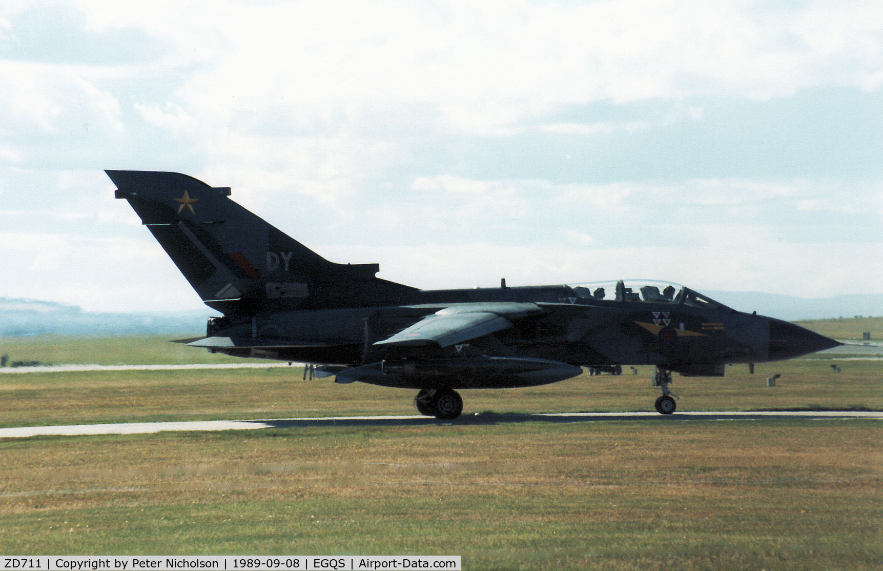 ZD711, 1984 Panavia Tornado GR.1 C/N 329/BT037/3152, Tornado GR.1 of 31 Squadron joining the active runway at RAF Lossiemouth in September 1989.