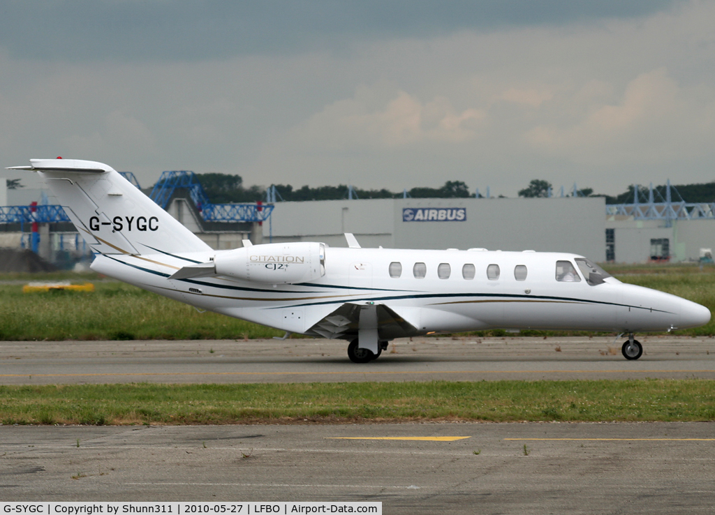 G-SYGC, 2007 Cessna 525A CitationJet CJ2+ C/N 525A-0360, Taxiing to the General Aviation area...